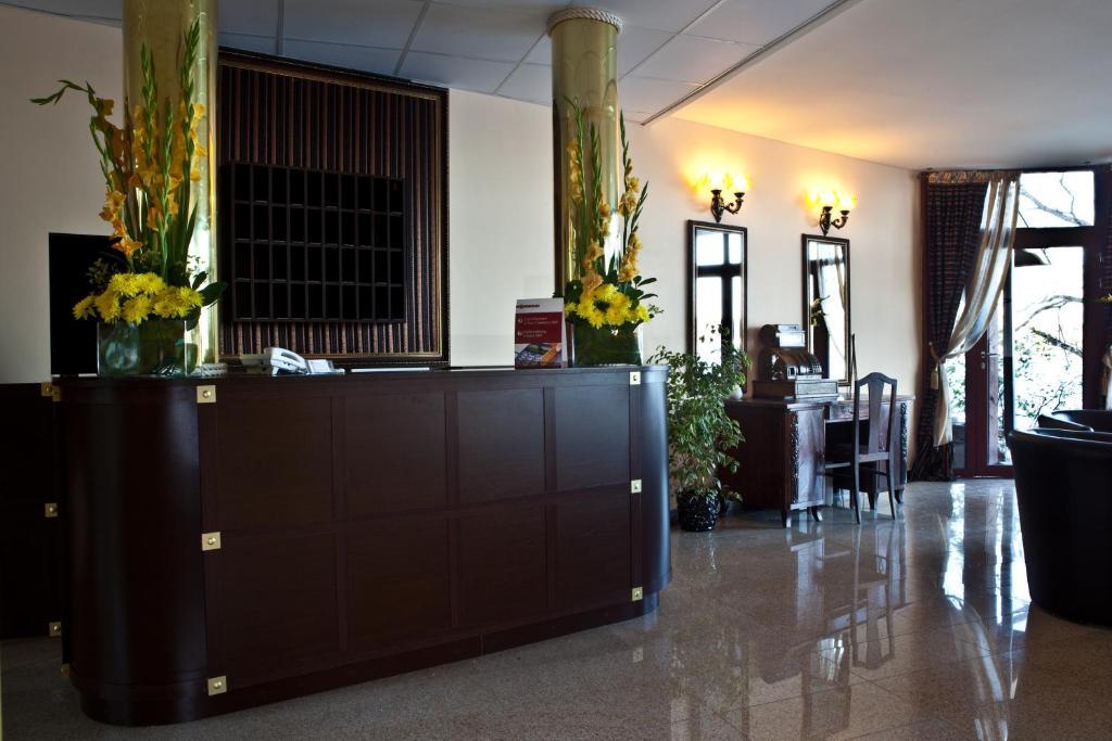 Shuma Hotel Dąbrowa Górnicza Exterior foto